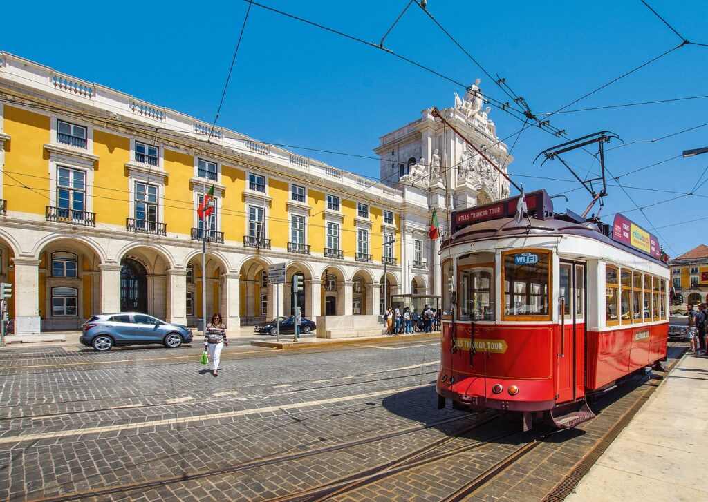  Lisbon: A Visual Feast of Art and Color